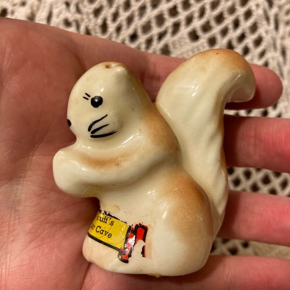 Vintage Squirrel Salt and Pepper Shakers - Roy Acuff’s Dunbar Cave - Picture 6 of 15